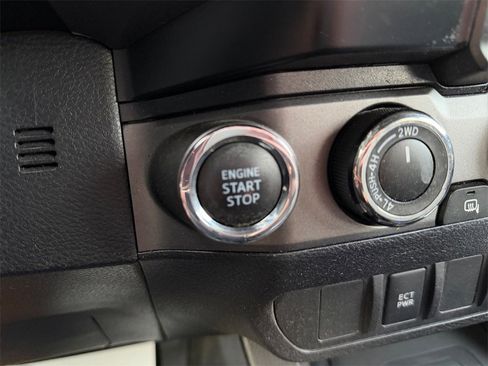 Used 2020 Toyota Tacoma TRD Sport image 26