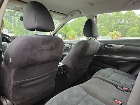 Used 2016 Nissan Rogue S FWD image 11