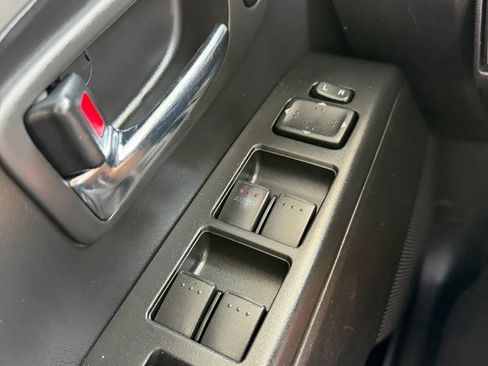 Used 2012 MAZDA MAZDA5 Touring w/ Moonroof & Audio Pkg FWD image 15