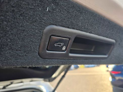 Used 2019 Lexus RX 450h AWD image 19