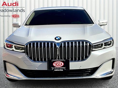Used 2022 BMW 750i xDrive w/ Executive Package image 2