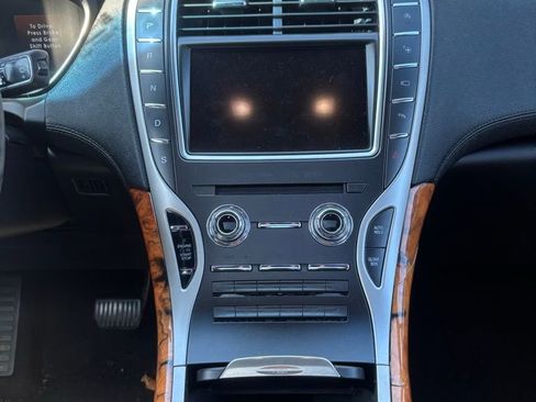 Used 2020 Lincoln Nautilus Reserve w/ Equipment Group 202A image 17