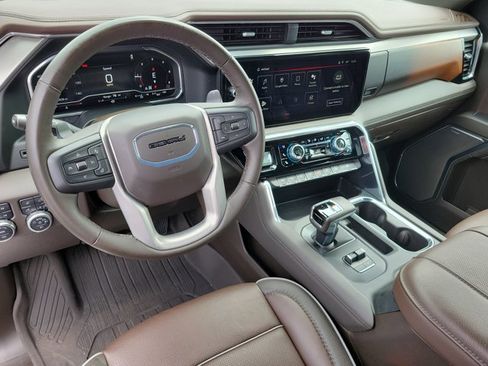 Used 2024 GMC Sierra 1500 Denali image 10