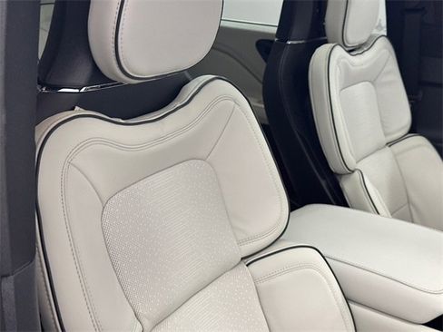 New 2026 Lincoln Aviator Black Label w/ Dynamic Handling Package image 11