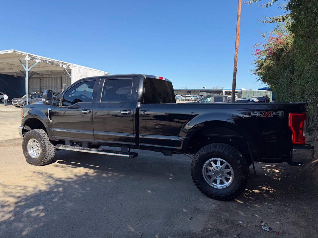 Used 2017 Ford F350 XLT w/ XLT Premium Package AWD/4WD image 2