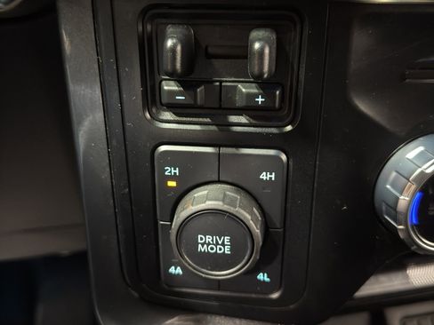 Used 2023 Ford F150 Lariat w/ Equipment Group 502A High image 33