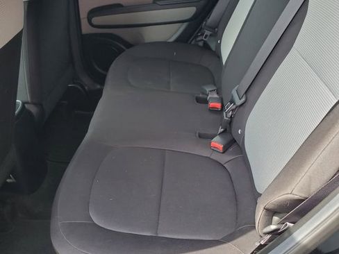 Used 2015 Kia Soul image 39