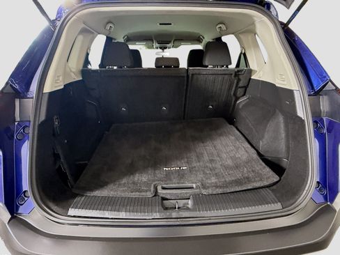 Used 2022 Nissan Rogue SV FWD image 35