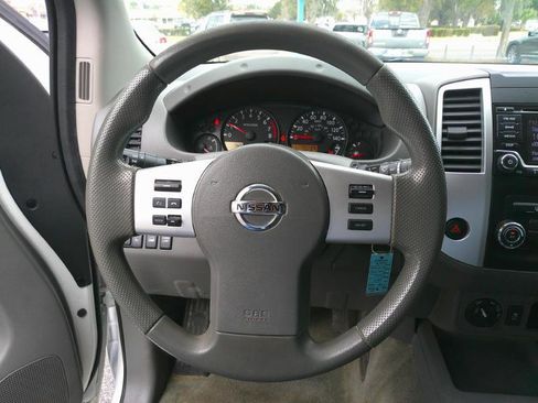 Used 2017 Nissan Frontier SV image 13