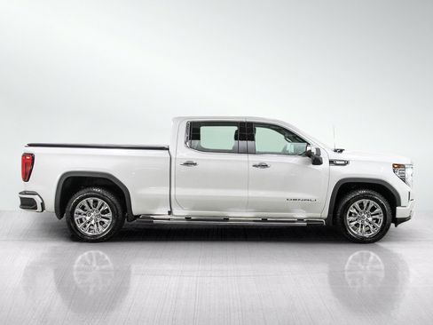 Used 2025 GMC Sierra 1500 Denali w/ Technology Package AWD/4WD image 6