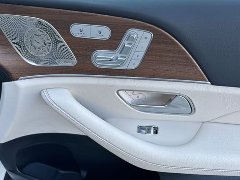 Certified 2025 Mercedes-Benz GLS 450 4MATIC image 21