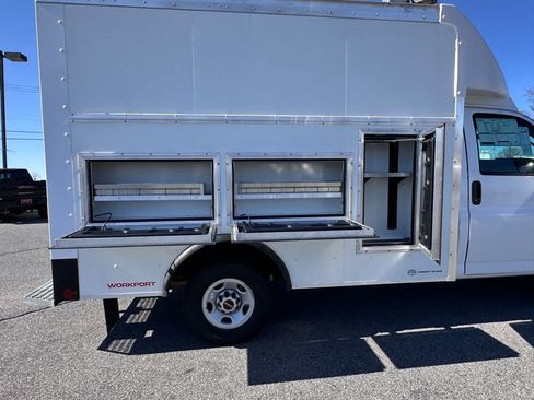 New 2026 GMC Savana 3500 w/ Power Convenience Package RWD image 25