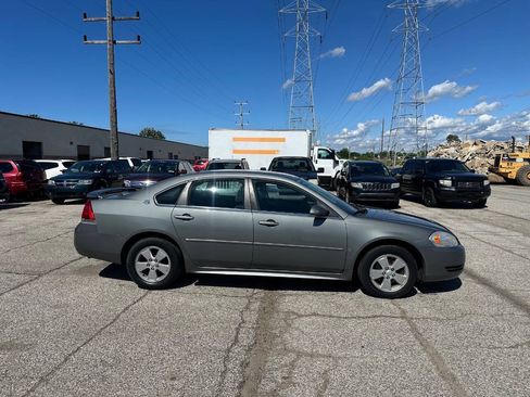 Used 2009 Chevrolet Impala LT FWD image 2