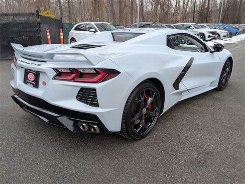 Used 2021 Chevrolet Corvette Stingray w/ Z51 Performance Package image 5