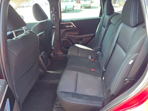 Used 2022 Mitsubishi Outlander ES FWD image 11