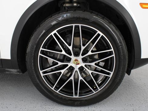 Used 2019 Porsche Cayenne image 91