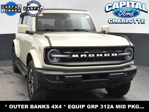 Used 2025 Ford Bronco Outer Banks image 2