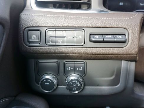 Used 2022 GMC Yukon Denali image 5