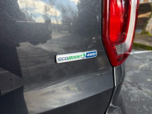 Used 2017 Ford Explorer Sport image 32