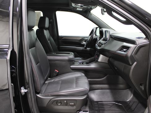 Used 2022 Chevrolet Suburban RST w/ Luxury Package image 32