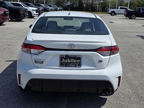 Used 2023 Toyota Corolla SE image 3