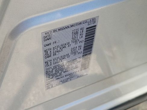 Used 2019 Nissan Pathfinder SV image 32