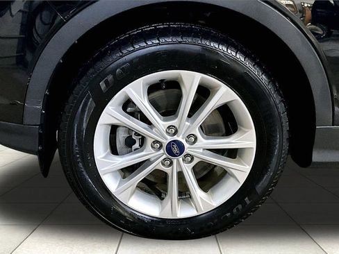 Used 2017 Ford Escape SE w/ SE Leather Comfort Package image 9