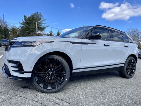 New 2026 Land Rover Range Rover Velar Dynamic SE image 1