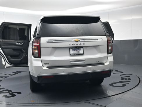 Used 2022 Chevrolet Tahoe LT w/ LT Signature Package image 28