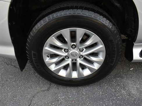 Used 2015 Lexus GX 460 image 36