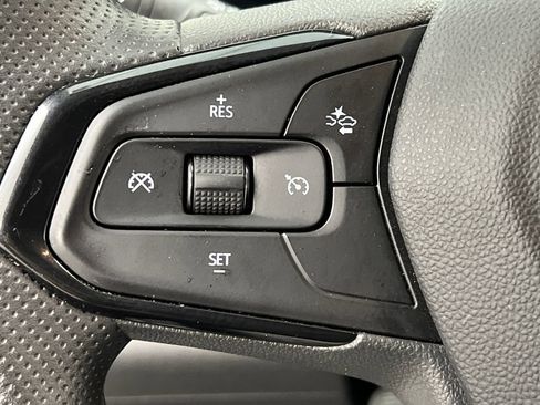 Used 2025 Chevrolet Trax LT image 38