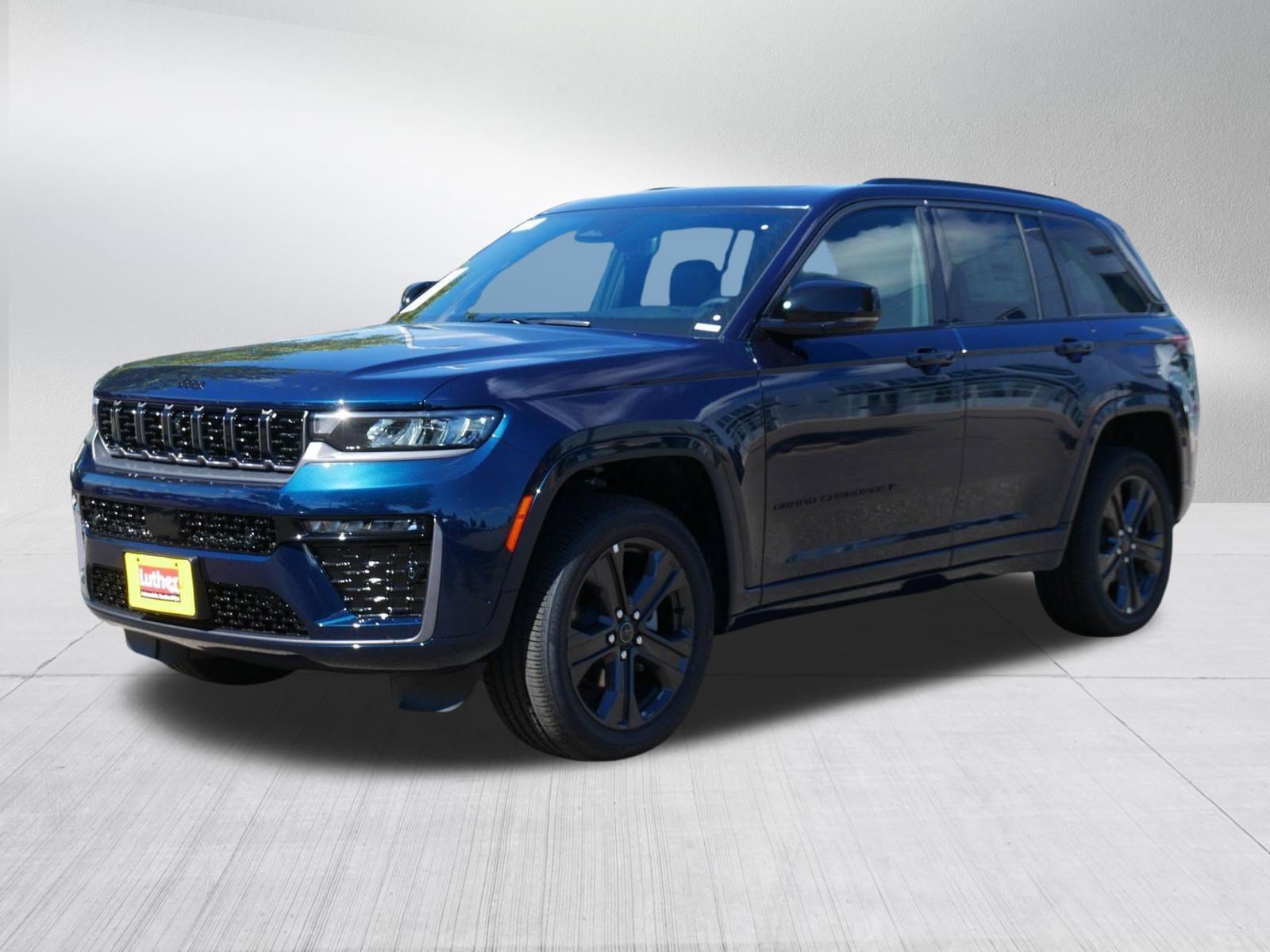 New 2027 Jeep Grand Cherokee Limited AWD/4WD image 3