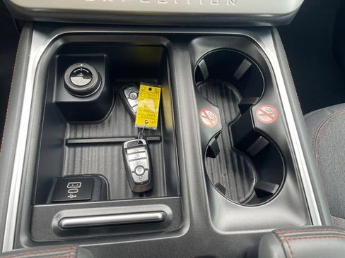 Used 2025 Ford Expedition Max Active RWD image 37