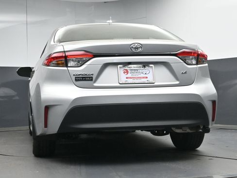 Used 2025 Toyota Corolla LE image 27
