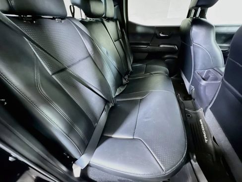Certified 2020 Toyota Tacoma Limited AWD/4WD image 24