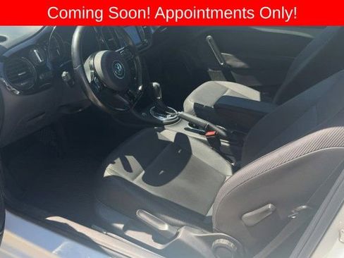 Used 2018 Volkswagen Beetle 2.0T S w/ Style & Comfort Package For S FWD image 3