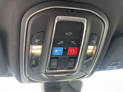 Used 2025 Jeep Grand Cherokee L Altitude AWD/4WD image 27
