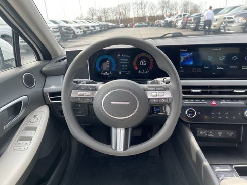 Used 2025 Hyundai Sonata SEL image 16