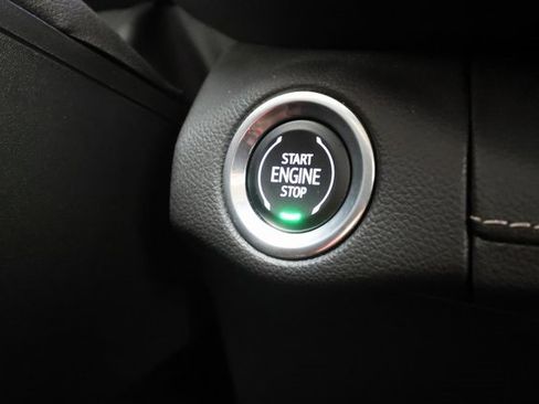 Used 2023 Buick Envision Essence image 19