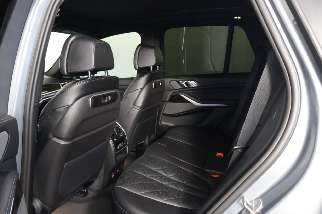Certified 2025 BMW X5 xDrive50e w/ Climate Comfort Package AWD/4WD image 9