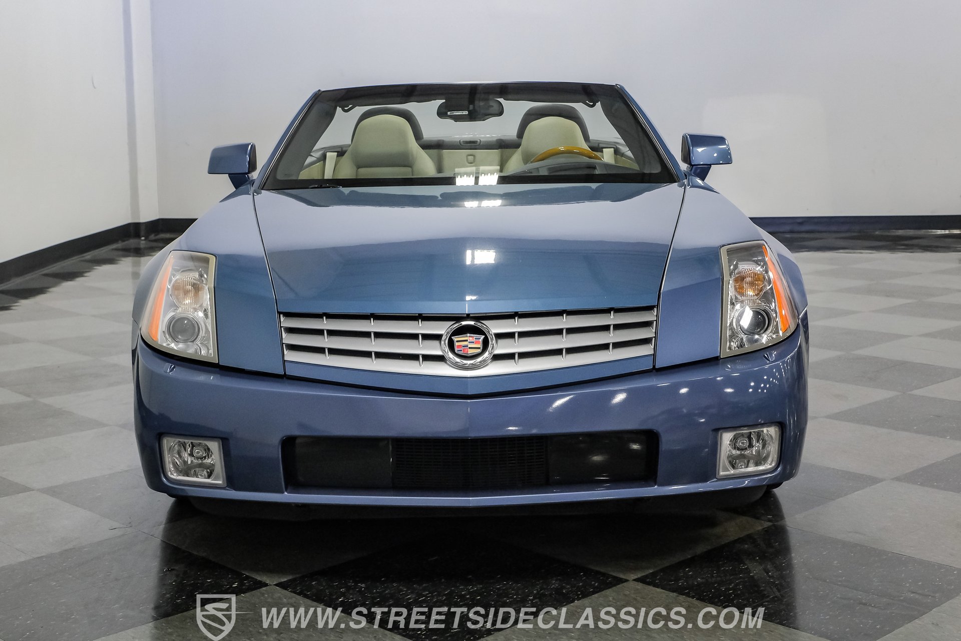 Used 2006 Cadillac XLR RWD image 18