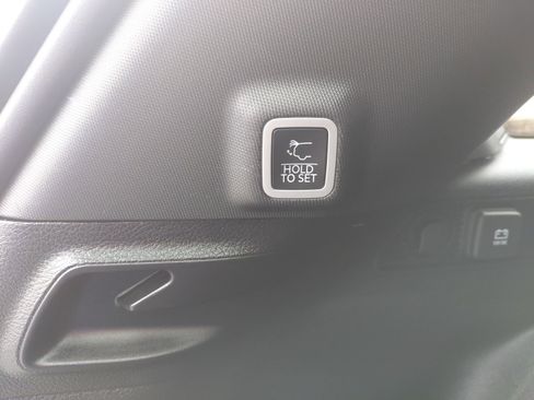 Used 2023 Jeep Grand Cherokee Altitude image 17