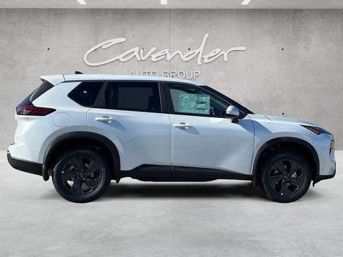 Used 2026 Nissan Rogue SV FWD image 17