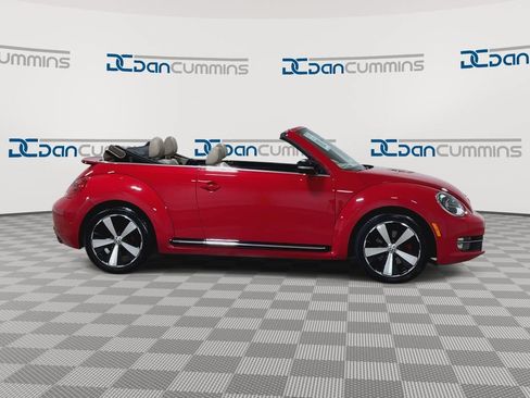 Used 2013 Volkswagen Beetle Turbo 60's Edition FWD image 9