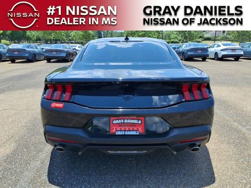 Used 2024 Ford Mustang Coupe RWD image 6