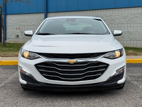 Used 2023 Chevrolet Malibu LT FWD image 2