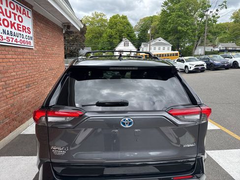 Used 2020 Toyota RAV4 XSE w/ All Weather Liner Package AWD/4WD image 10