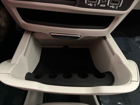 Used 2024 Chrysler Pacifica Touring-L FWD image 30