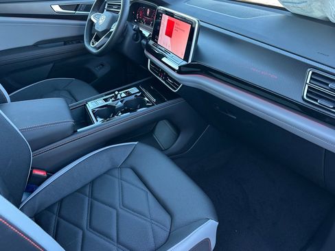 New 2026 Volkswagen Atlas Peak Edition AWD/4WD image 17