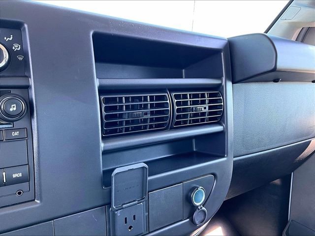 New 2026 Chevrolet Express 2500 w/ Driver Convenience Package RWD image 20